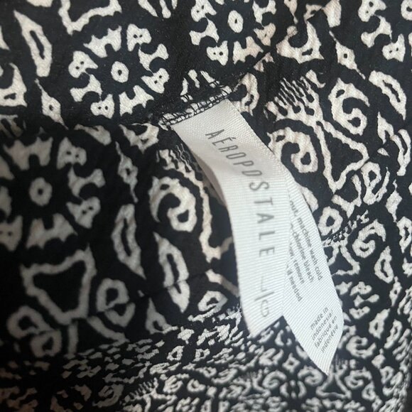 Aeropostale‎ Women's Black and White Boho Patterned Flare Mini Skirt - Picture 5 of 5